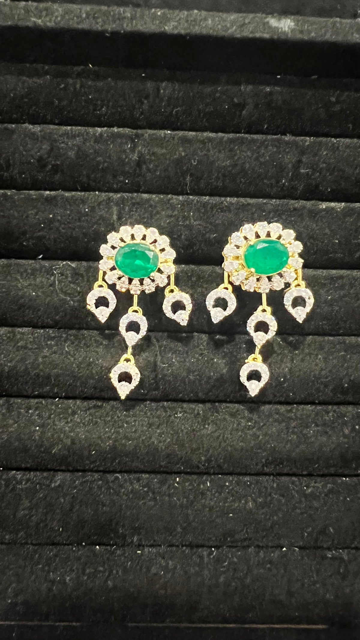 Diamond look choker set