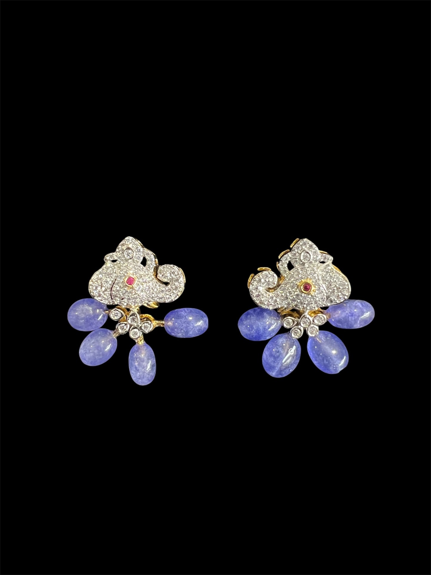 Invisible chain in tanzanite beads