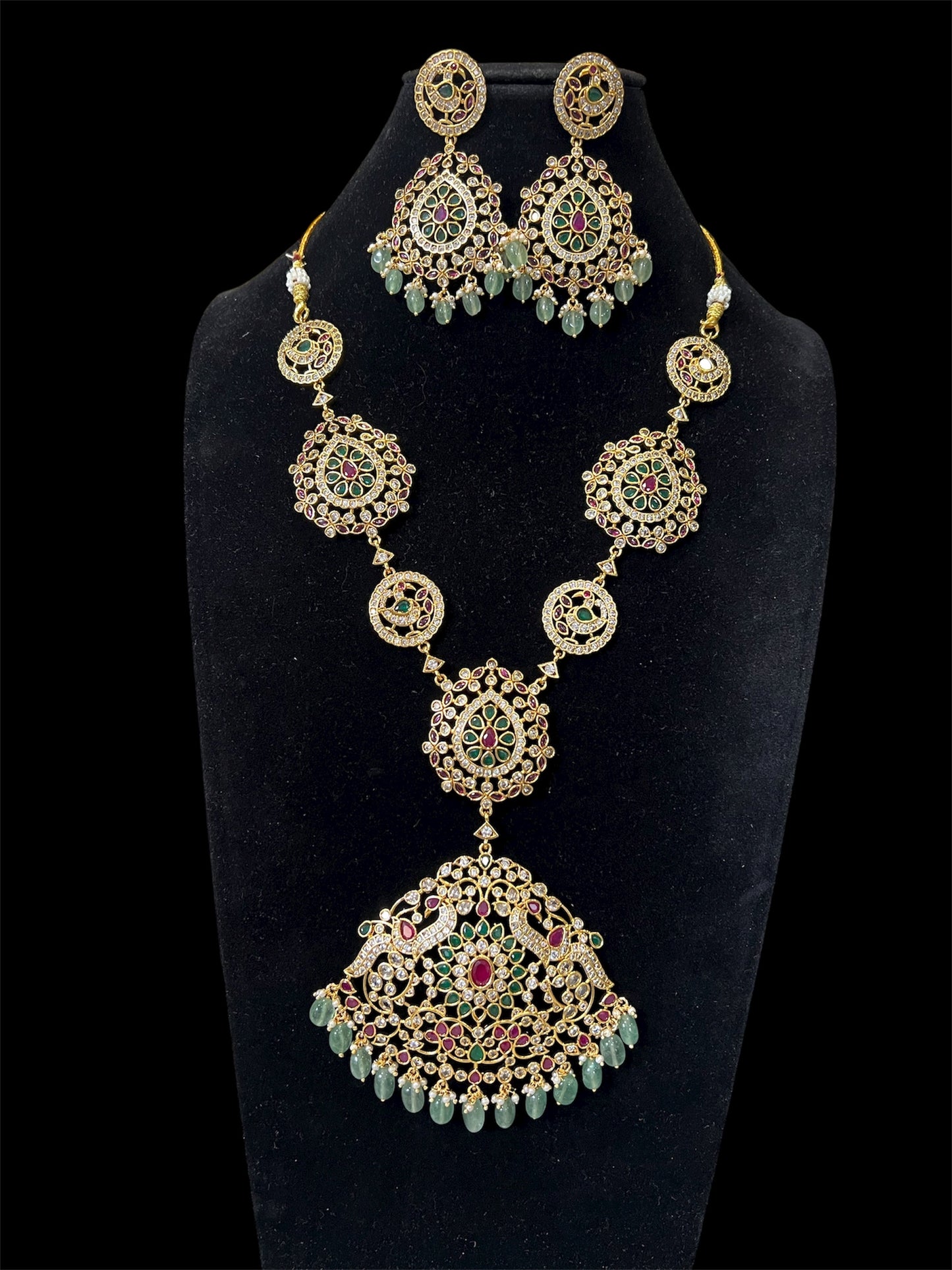 Gold finish Kemp Stone necklace set