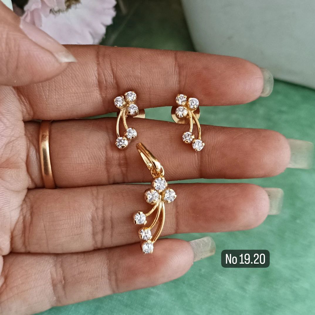 92.5 Silver Floral pendant & earrings set