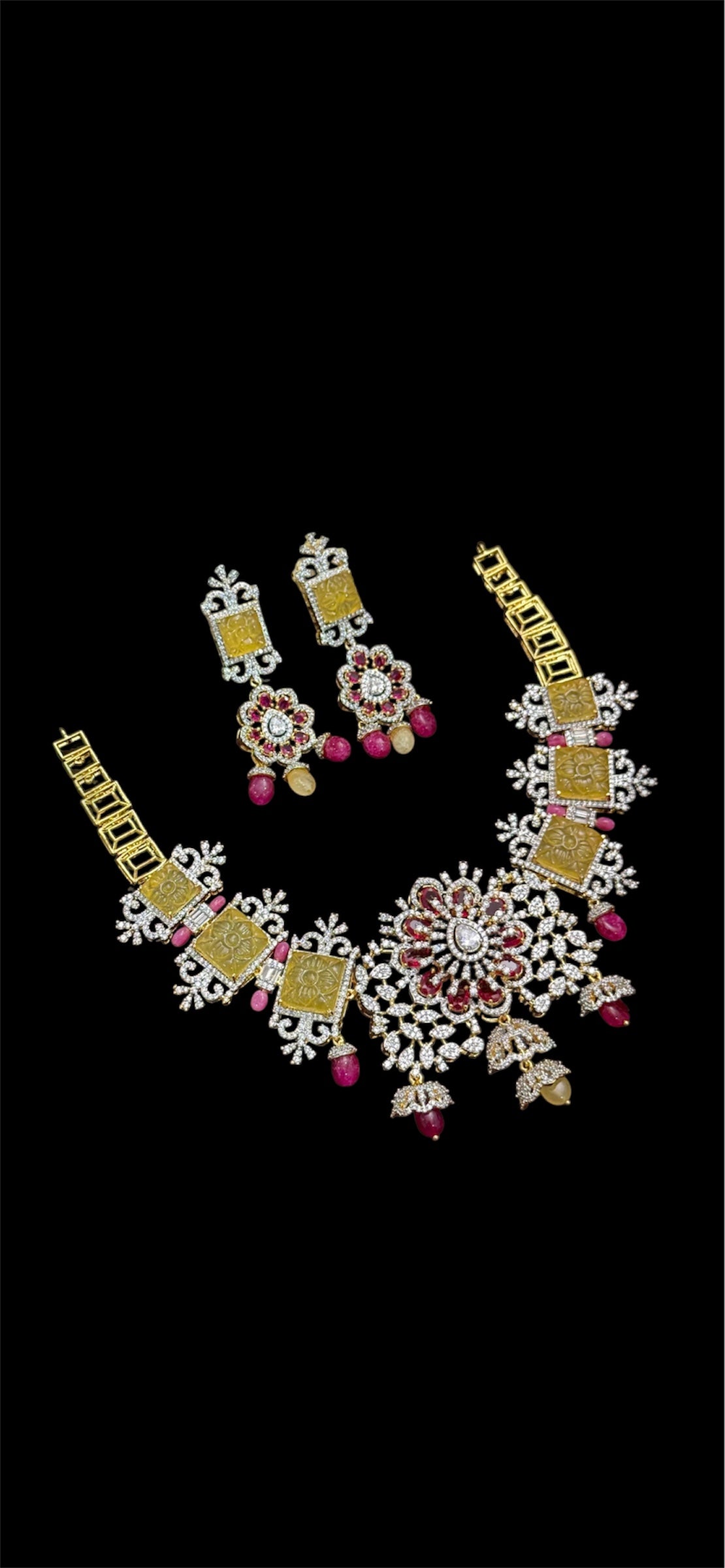 Statement Diamond look necklace set