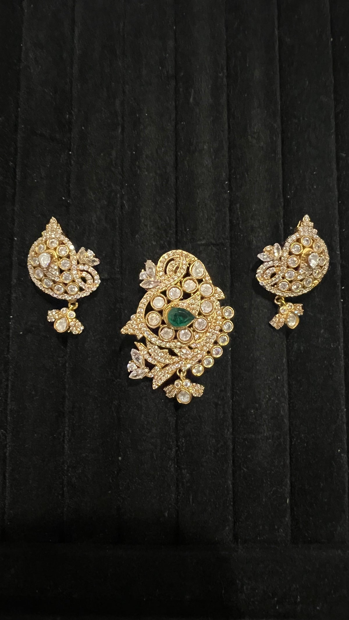 Peacock pendant set
