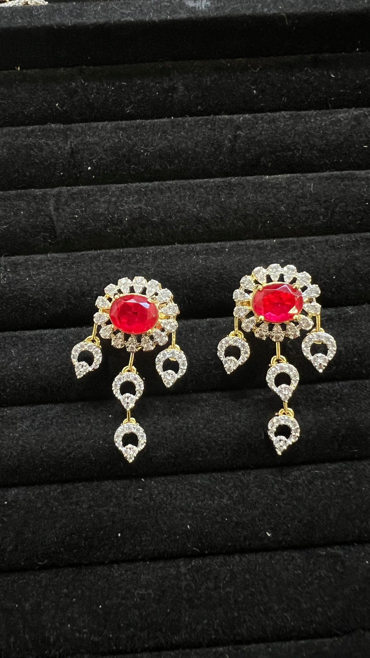 Diamond look choker set