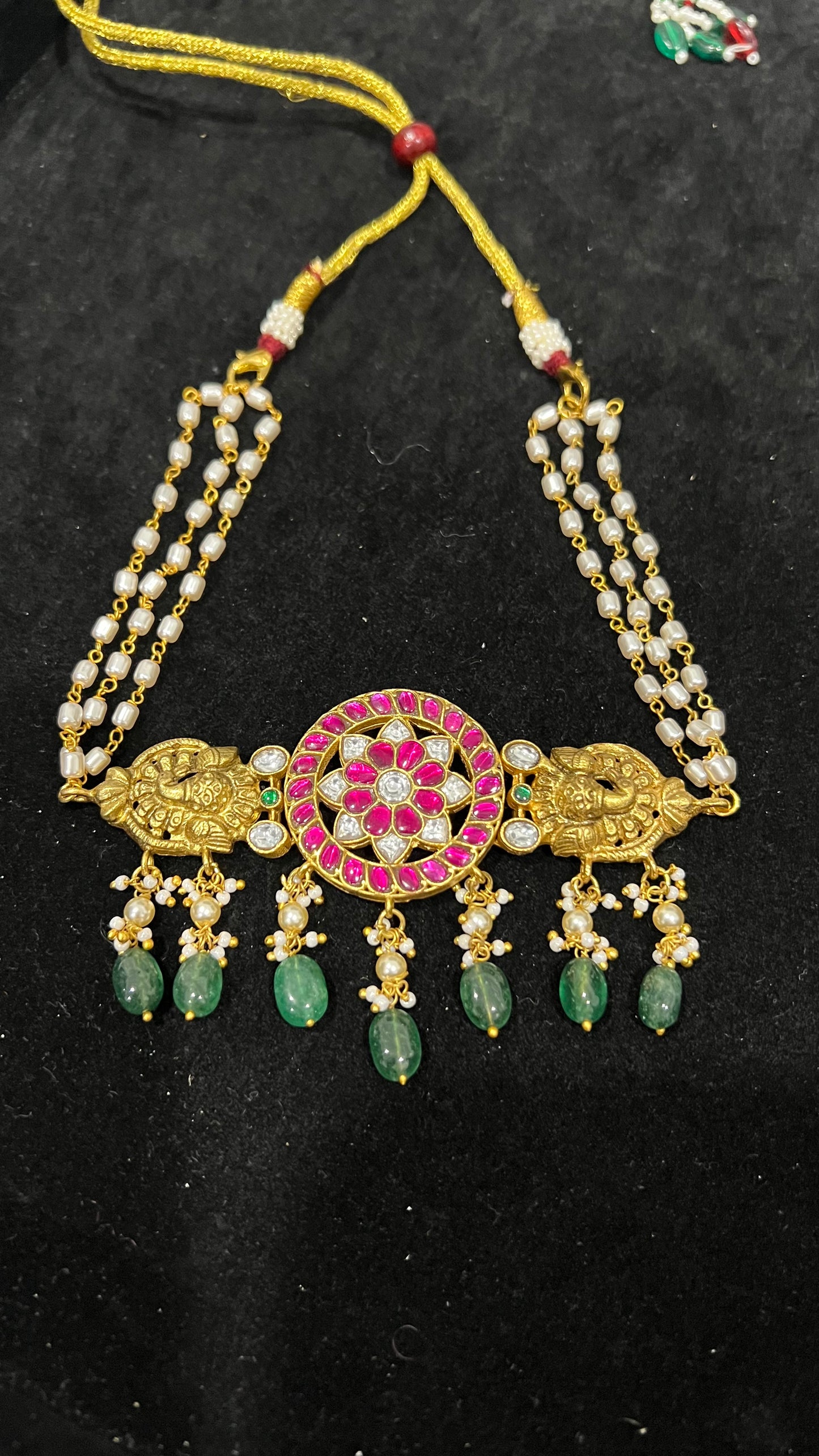 Jadau Kundan Choker