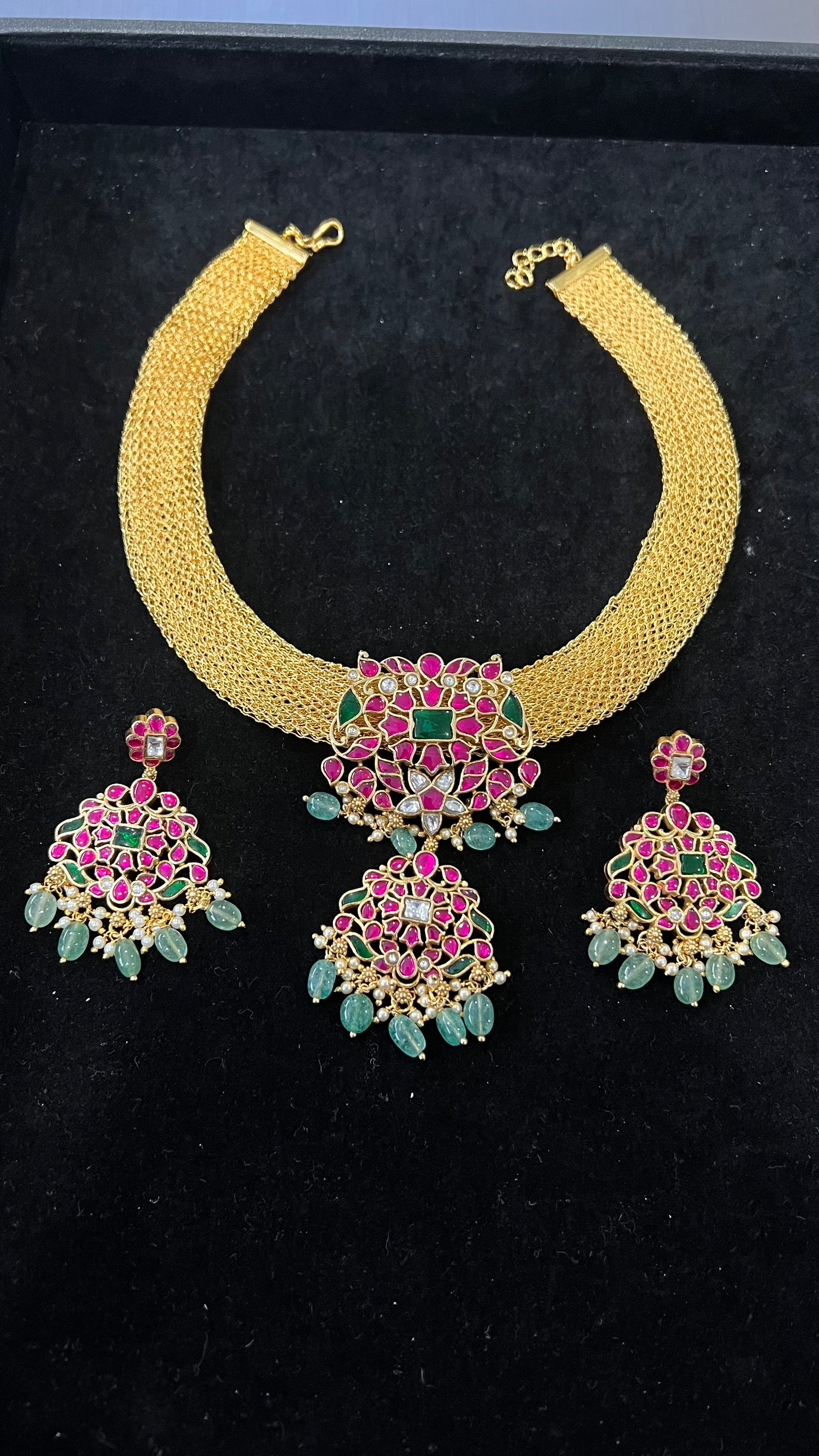 Jadau Kundan Pendant Set
