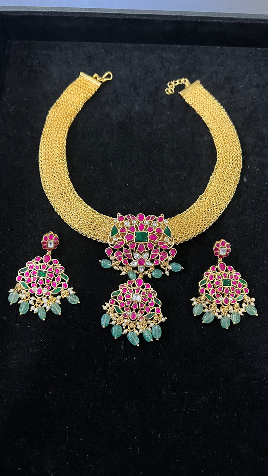 Jadau Kundan Pendant Set