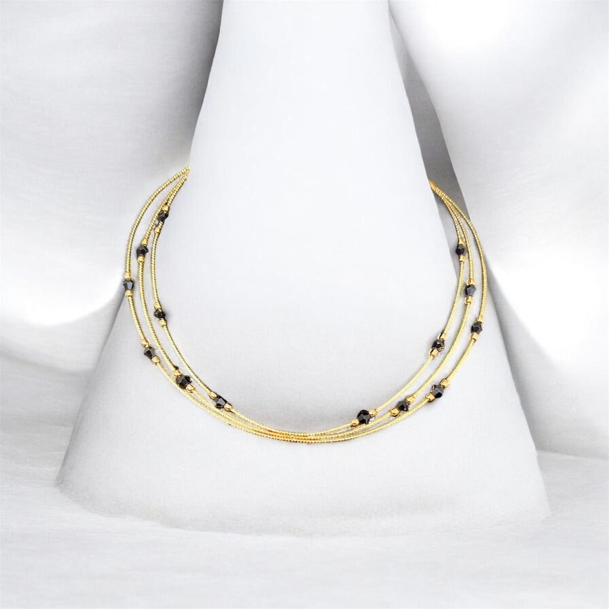Black beads Hasli