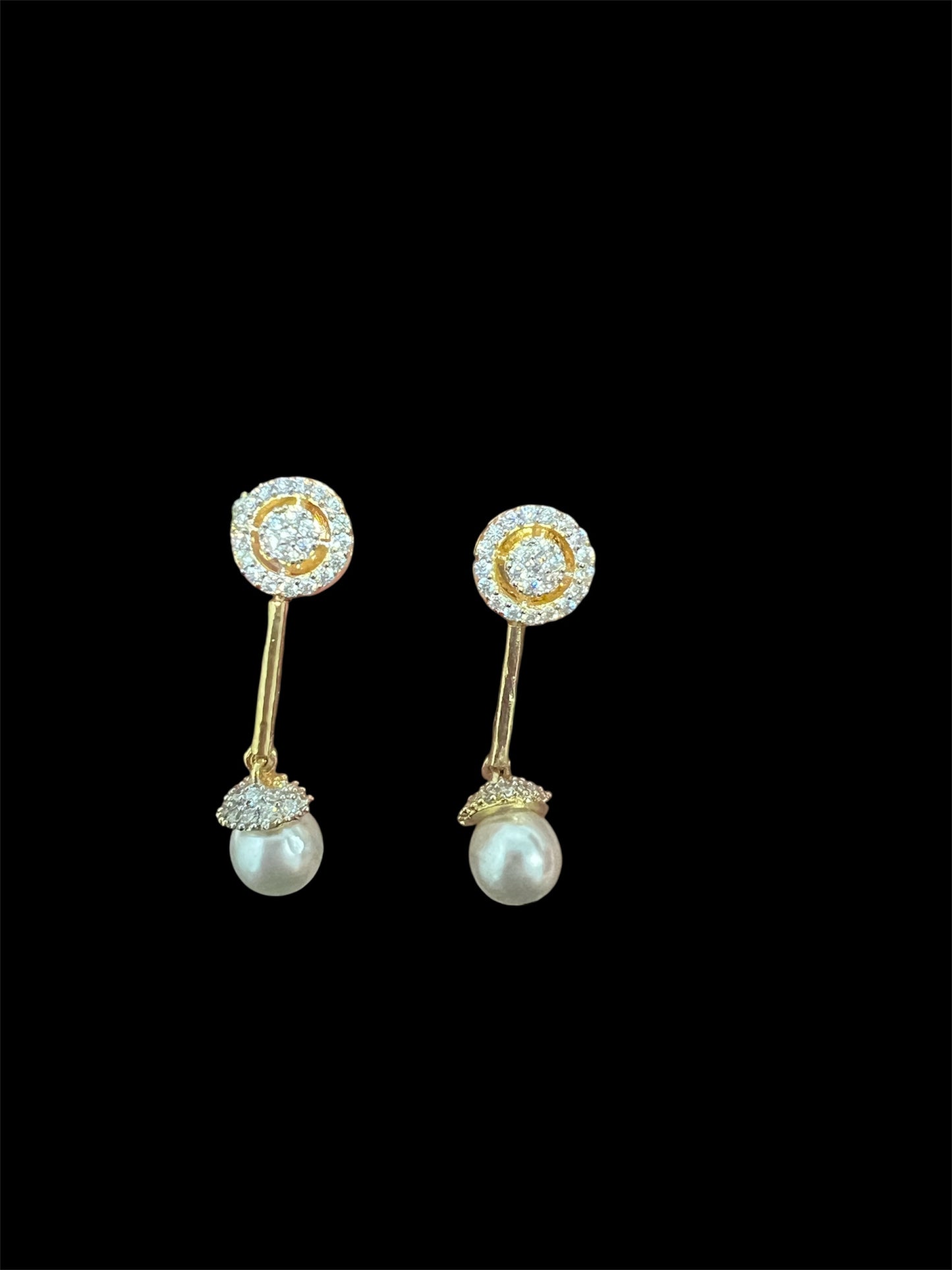 Pearl drop minimal choker