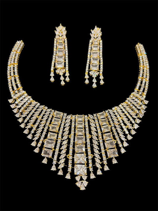 Diamond look necklace set