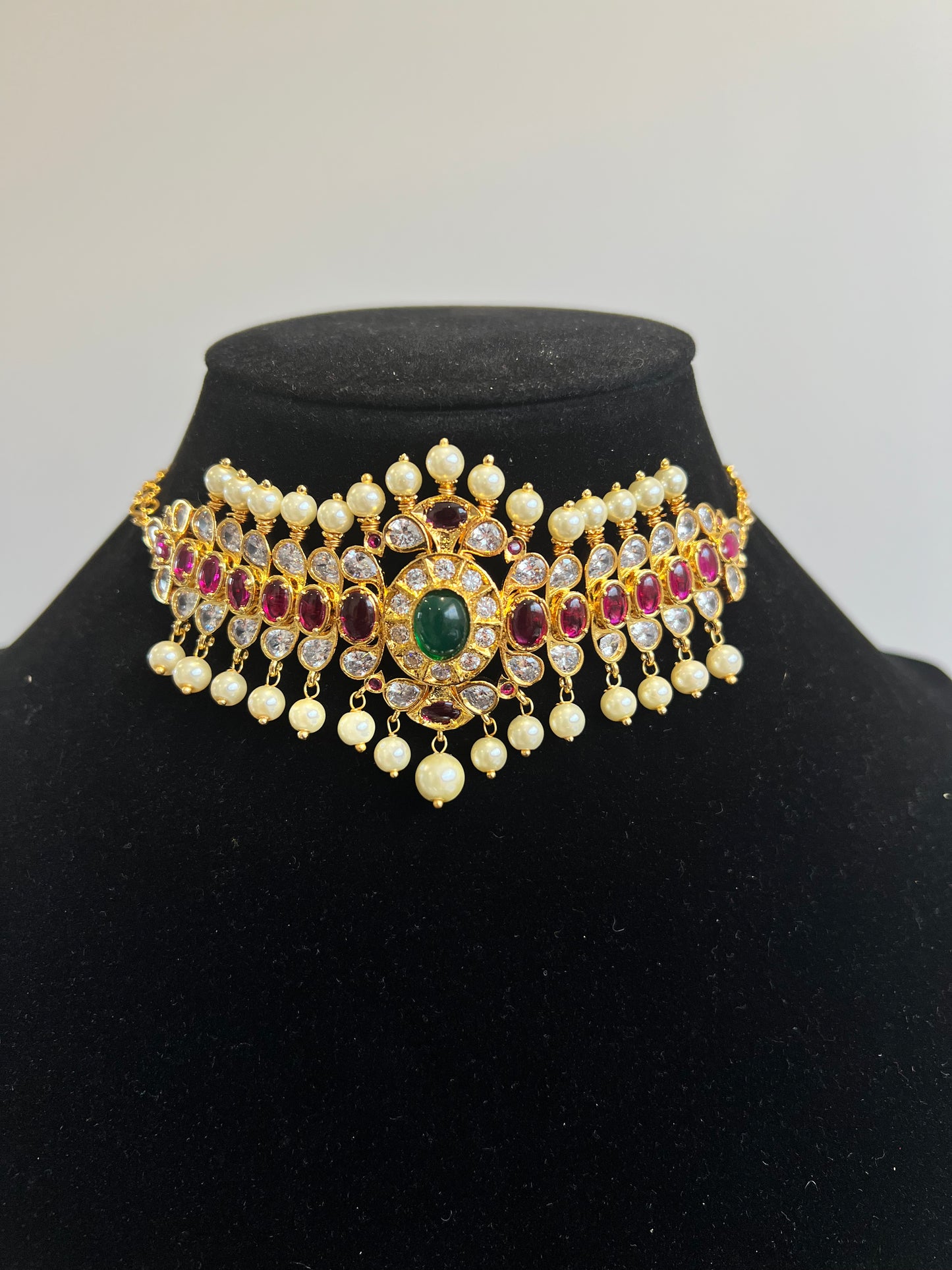 Uncuts Kundan Choker Set