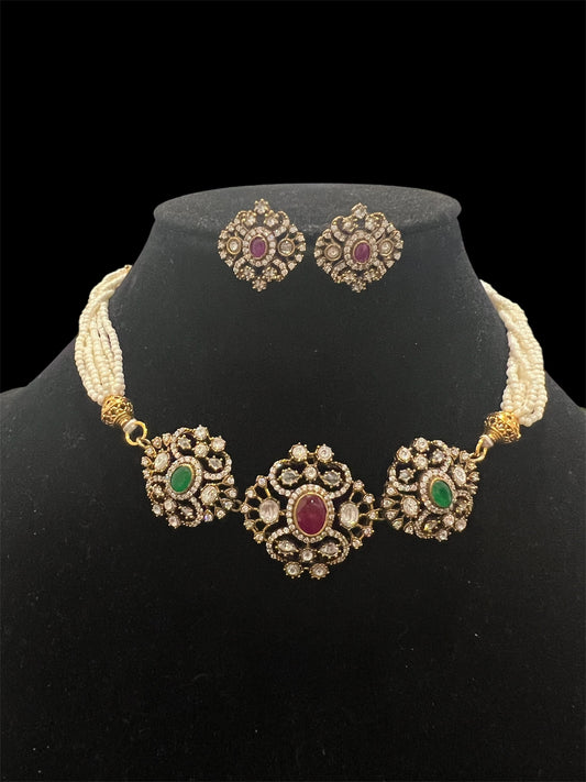 Minimal Victorian Choker set