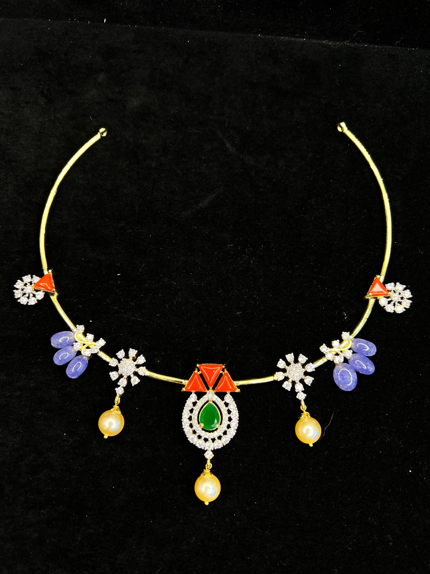Kante necklace with earrings