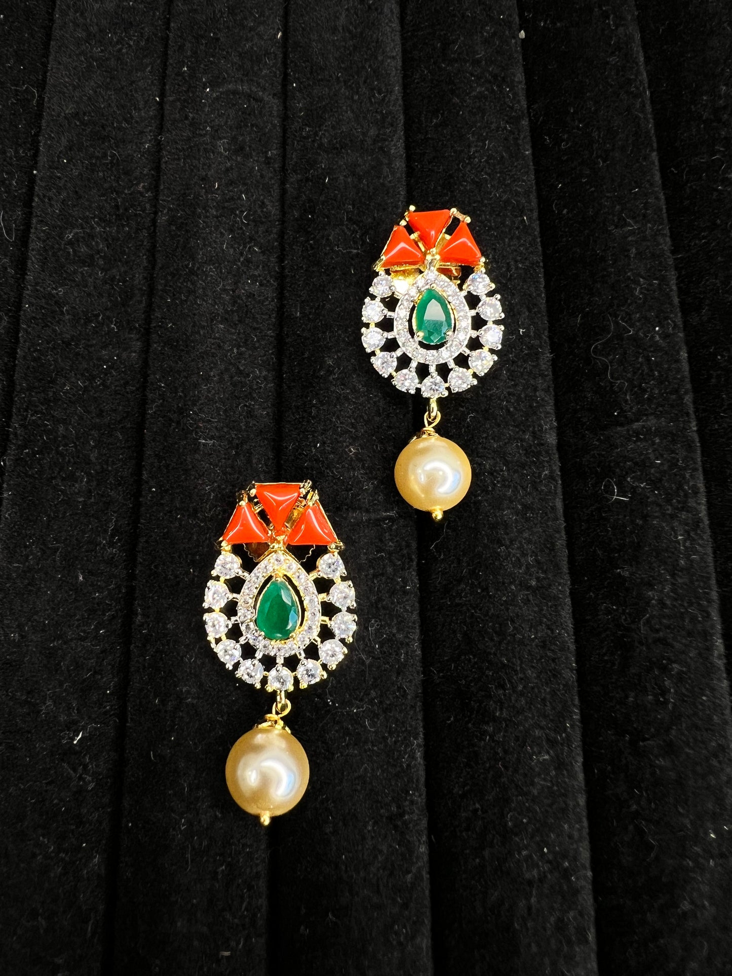 Kante necklace with earrings