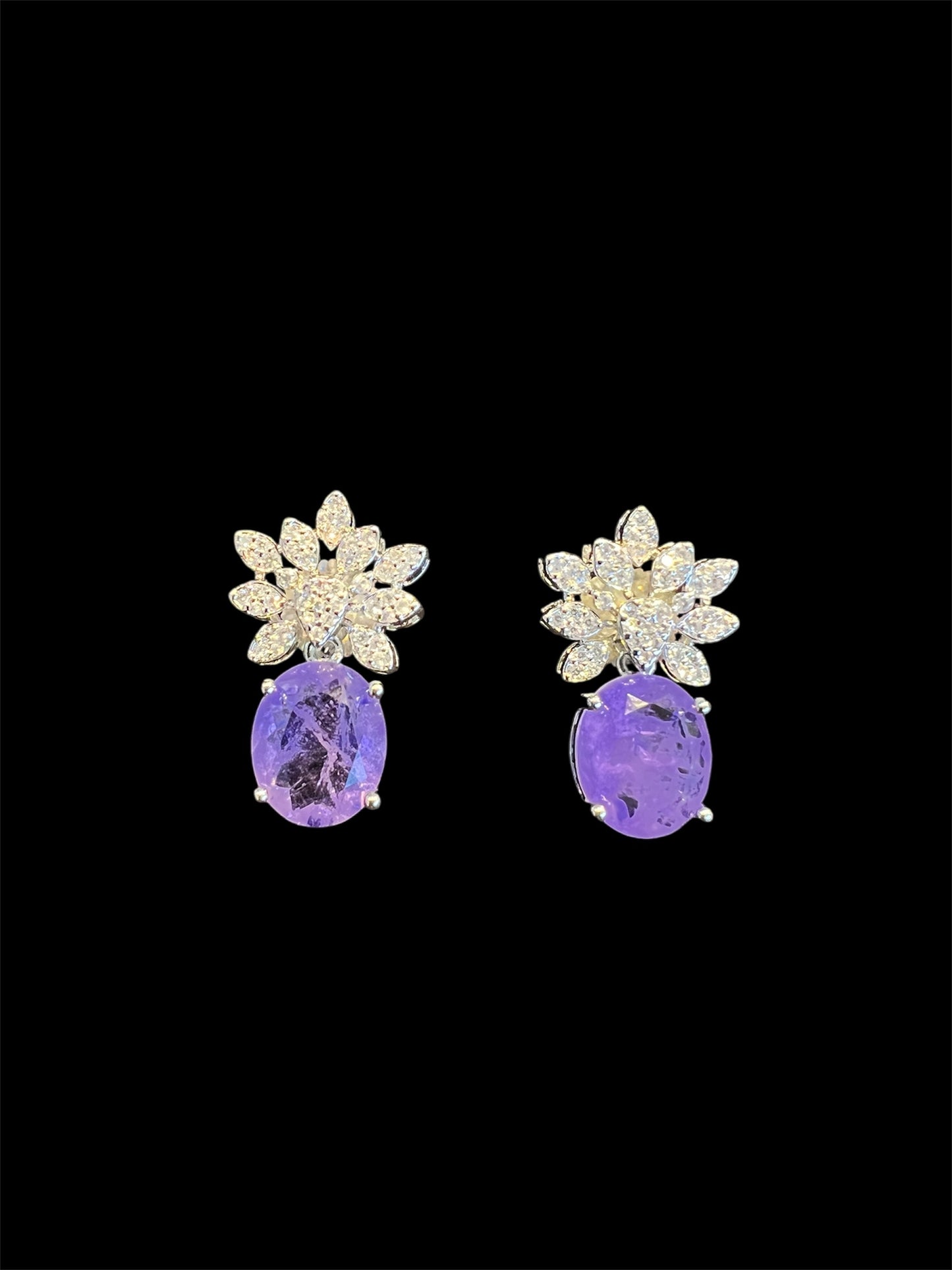 Daily wear earrings