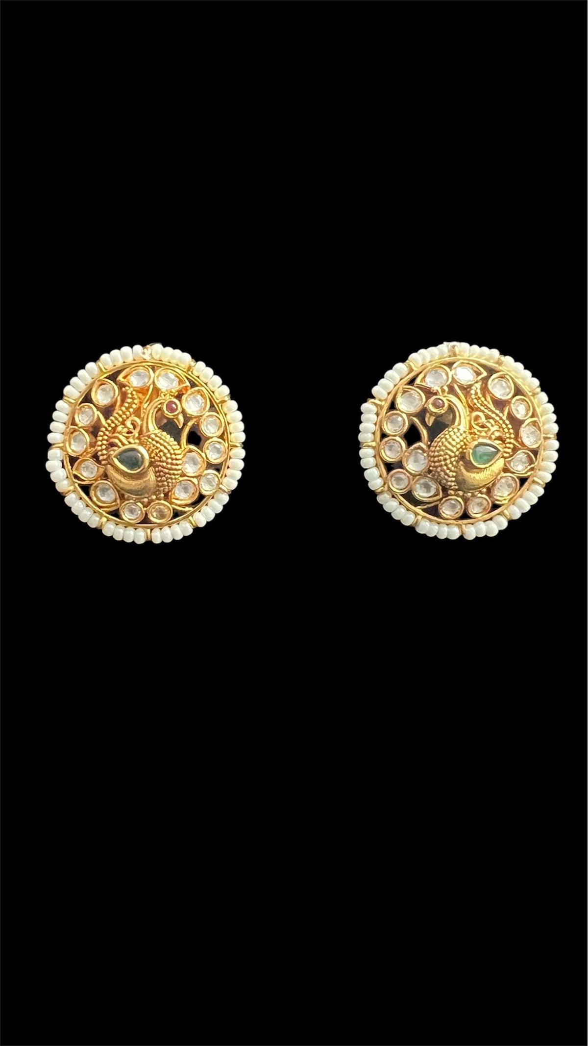 Pendant and studs set